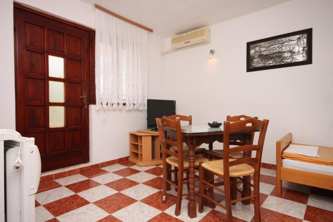 Apartments With A Parking Space Starigrad, Paklenica - 6618 외부 사진